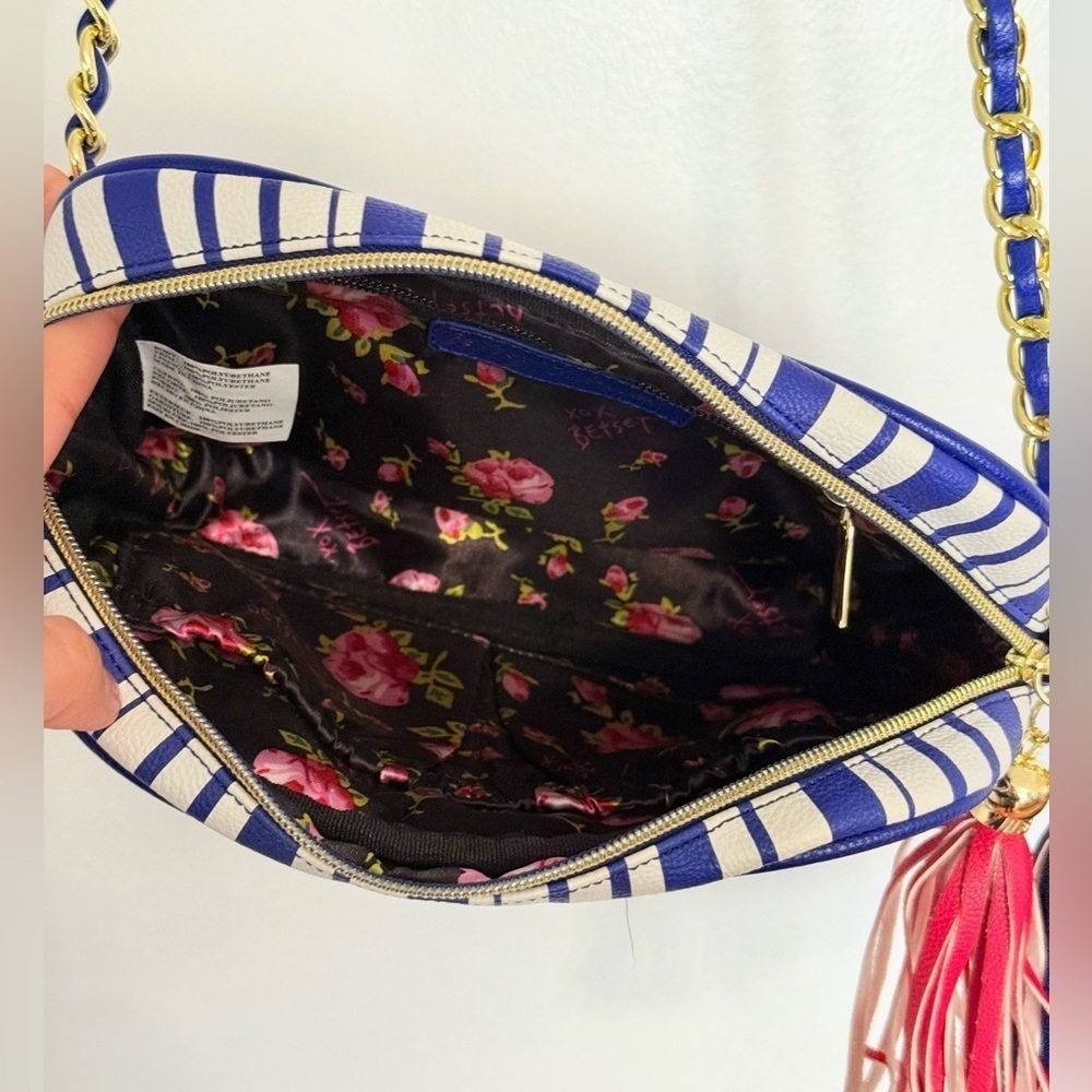 Betsey Johnson Crossbody Bag - Picture 5 of 7